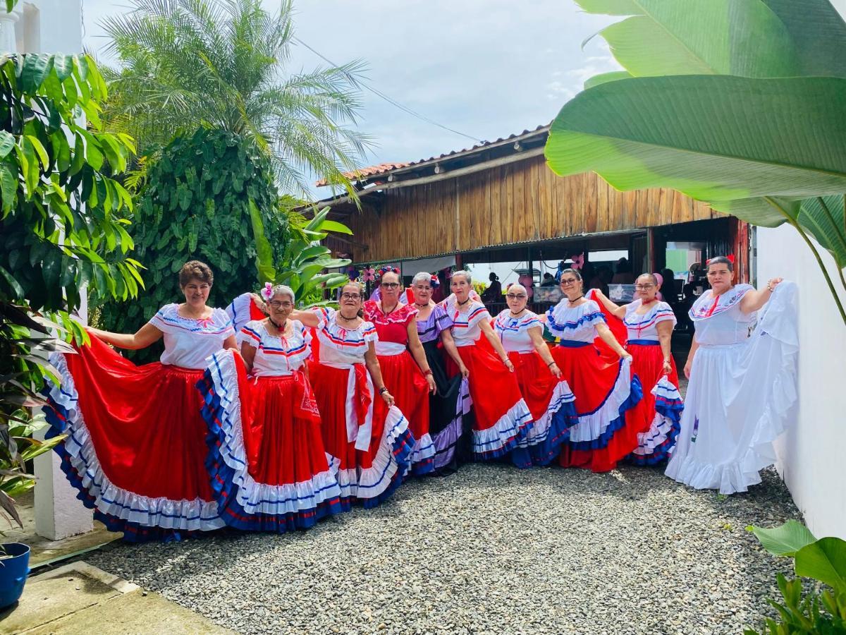 Hospedaje Quepos Buitenkant foto