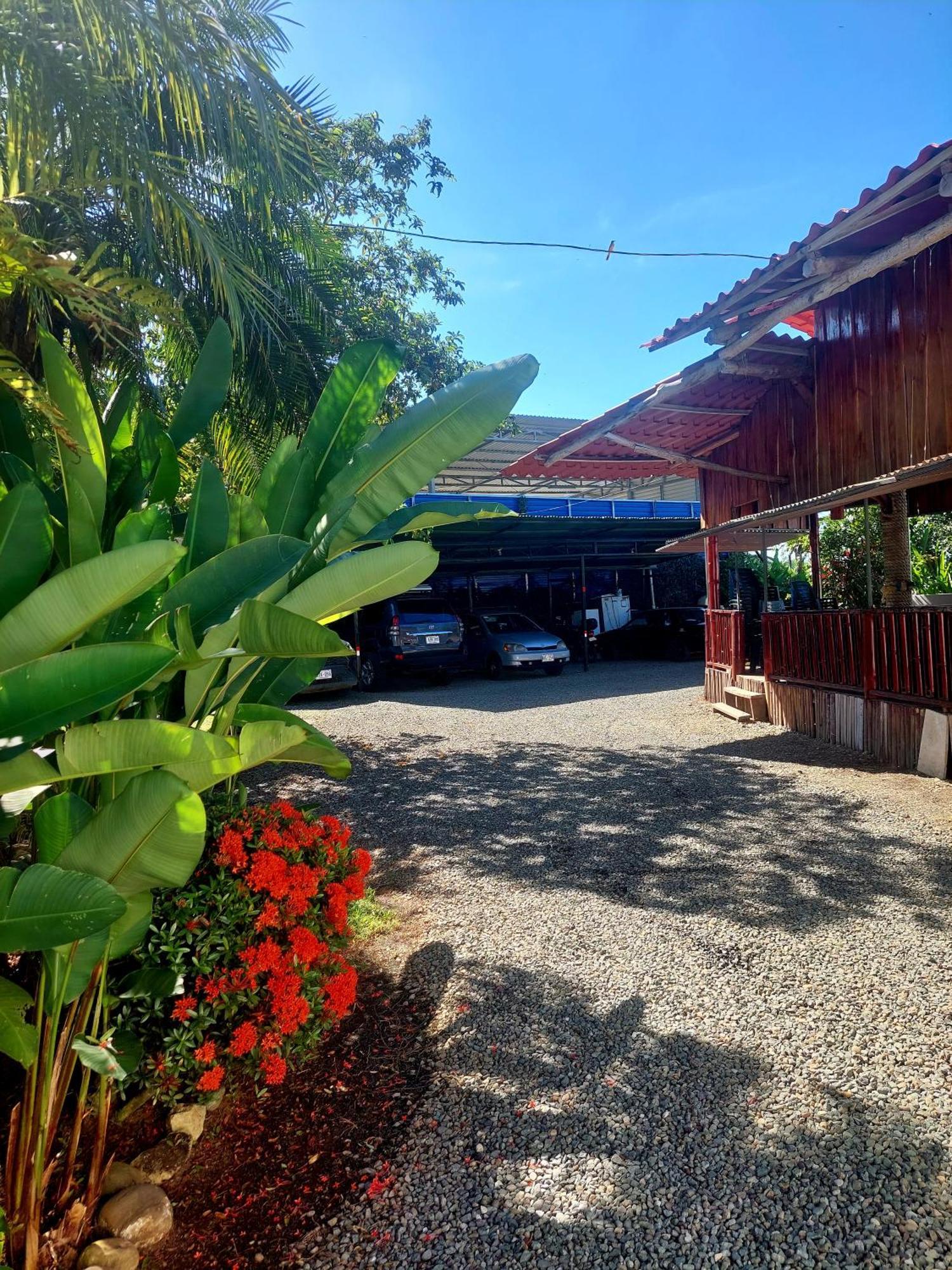 Hospedaje Quepos Buitenkant foto