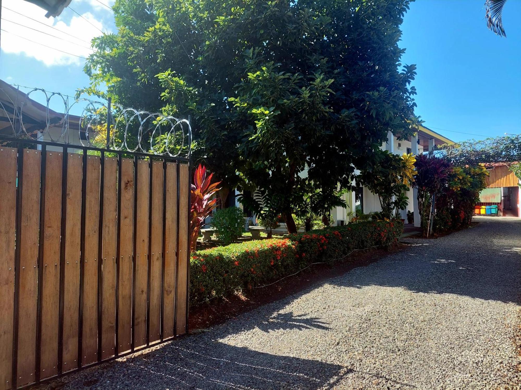 Hospedaje Quepos Buitenkant foto