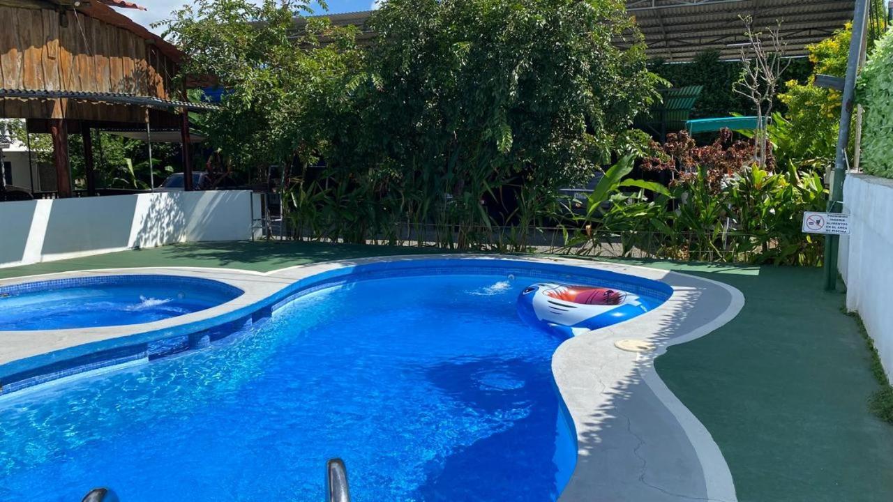 Hospedaje Quepos Buitenkant foto